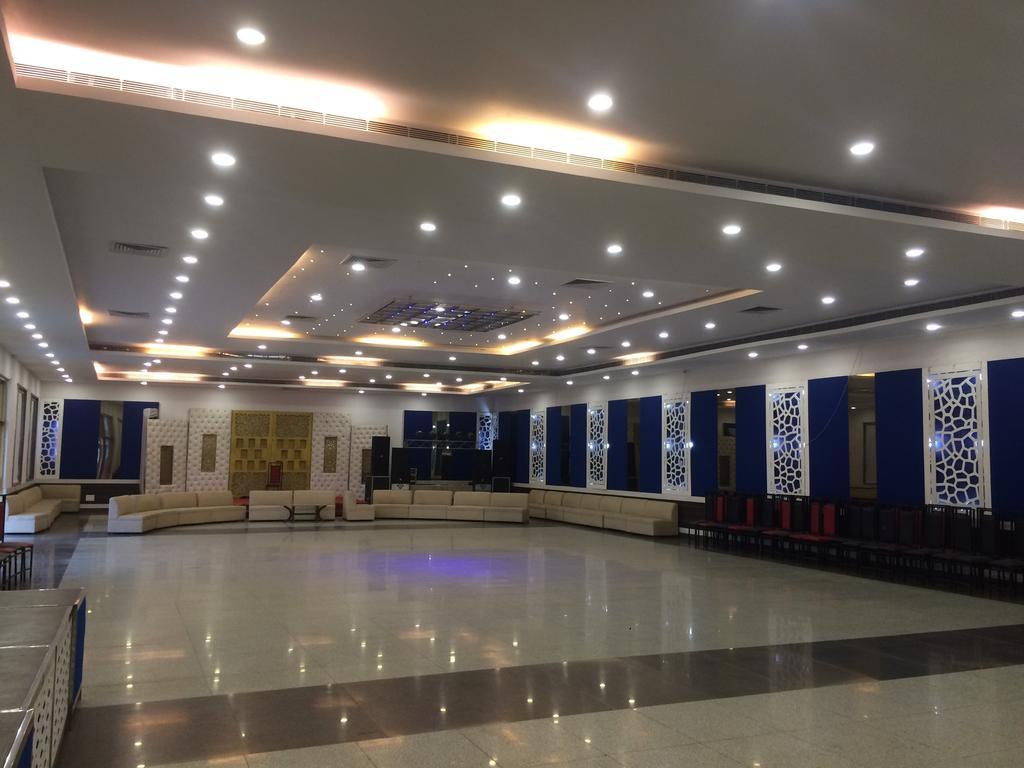 Grand Heritage Resort Велика Нойда Екстер'єр фото